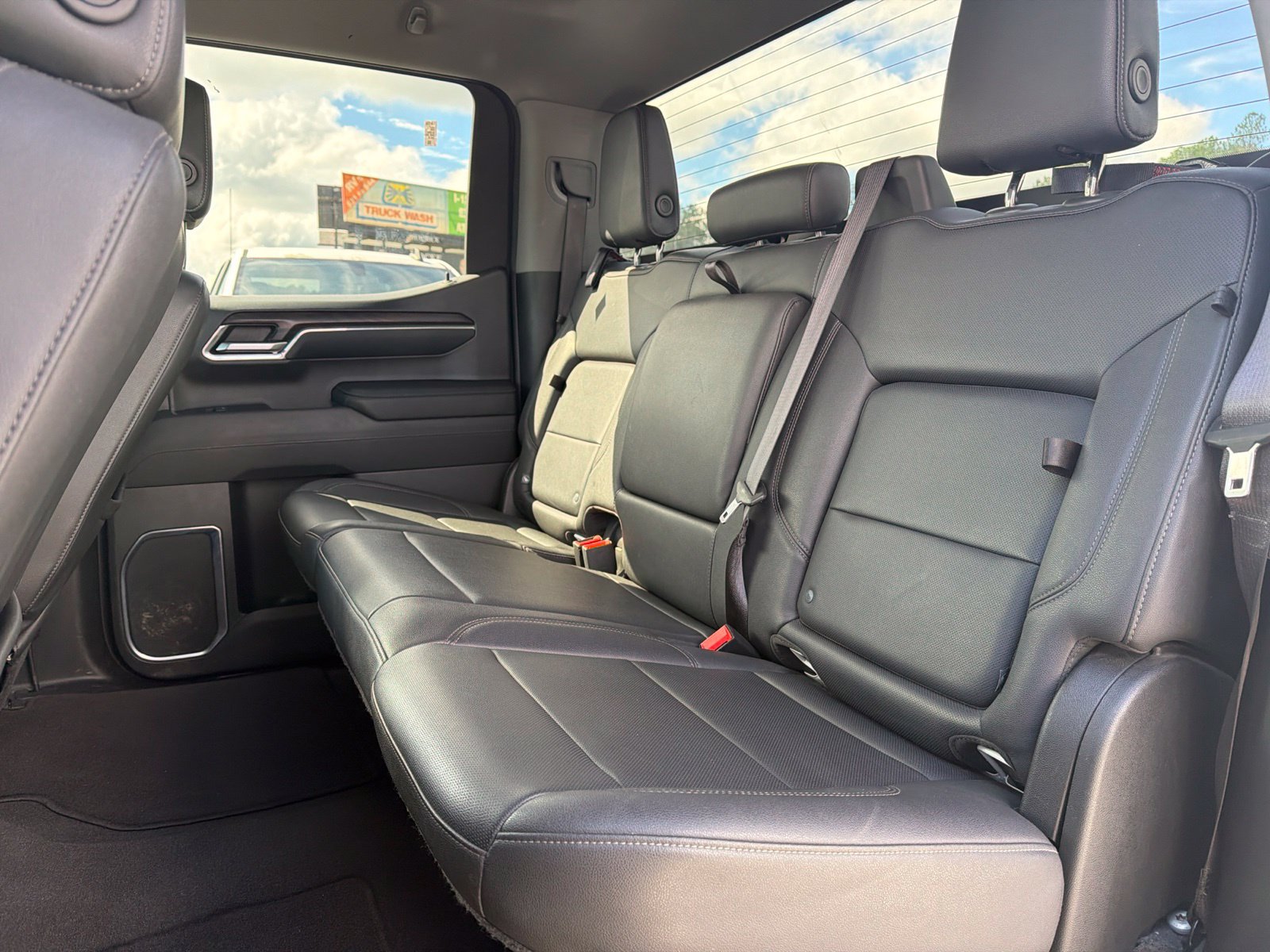 Used 2024 GMC Sierra 1500 SLT RWD image 12