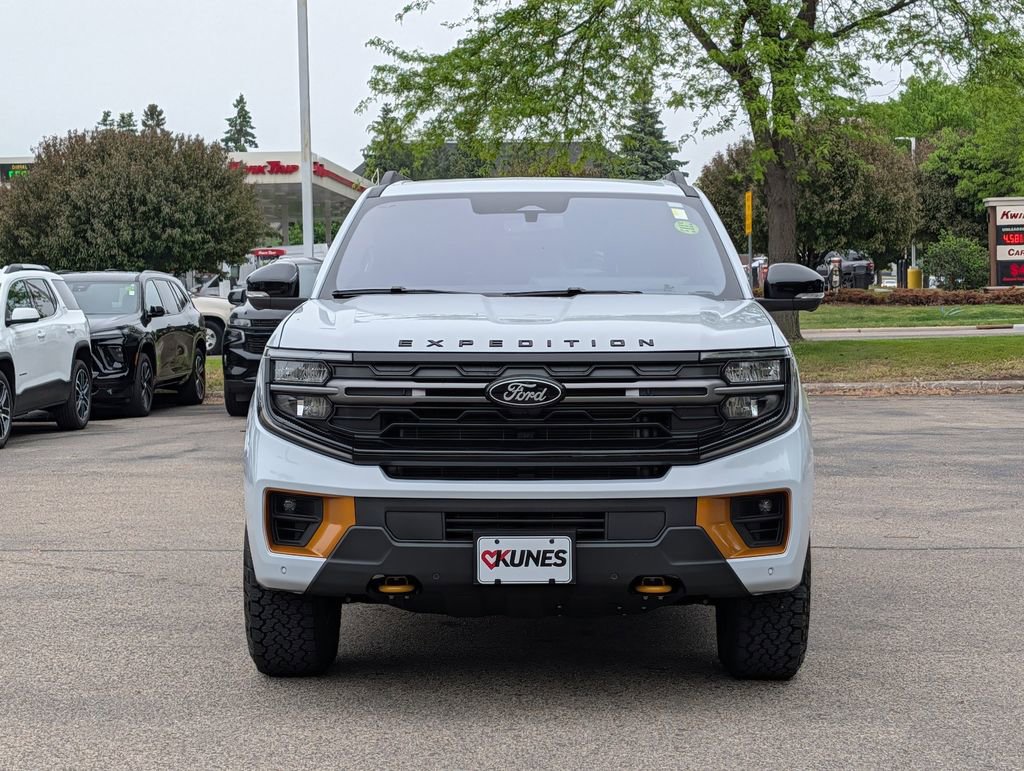 Used 2025 Ford Expedition Tremor AWD/4WD image 2