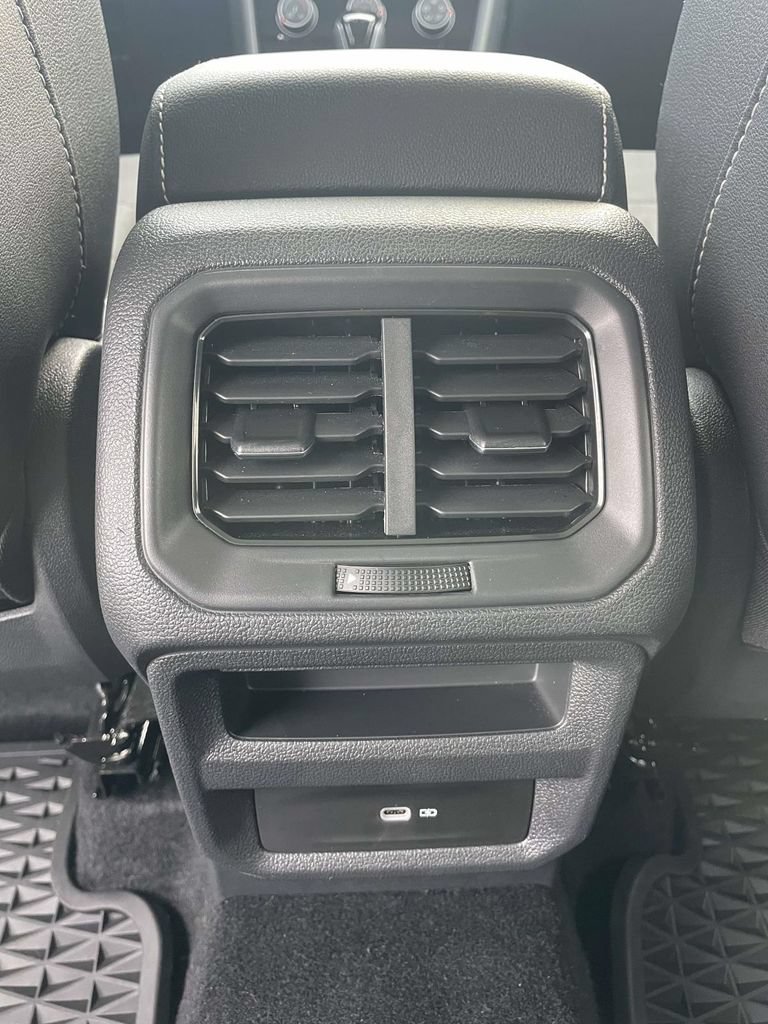 Certified 2023 Volkswagen Taos SE FWD image 14