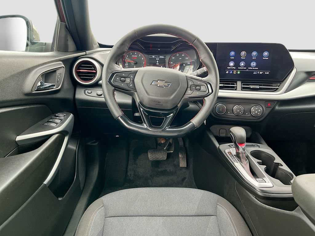 Used 2025 Chevrolet Trax RS w/ Driver Confidence Package FWD image 22