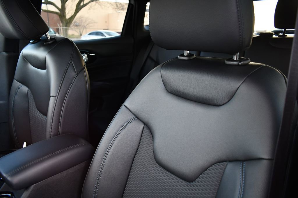 New 2026 Jeep Compass Latitude image 11
