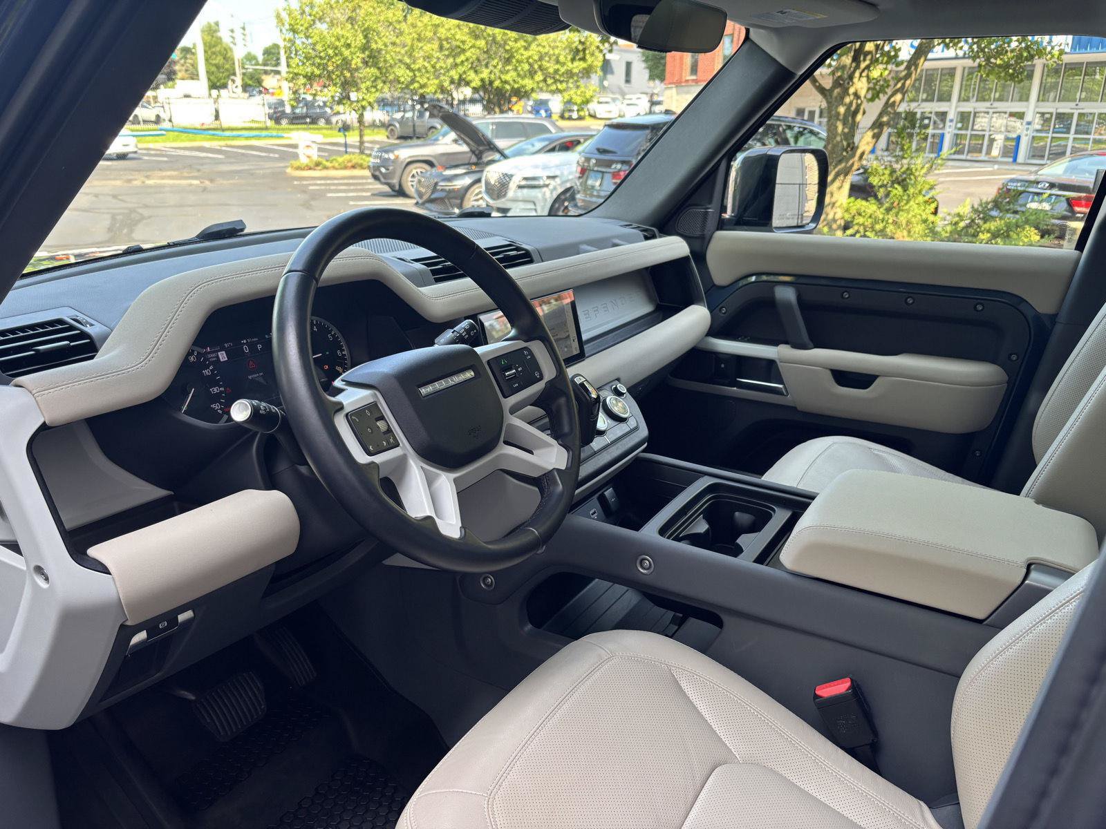 Used 2023 Land Rover Defender 110 SE AWD/4WD image 9