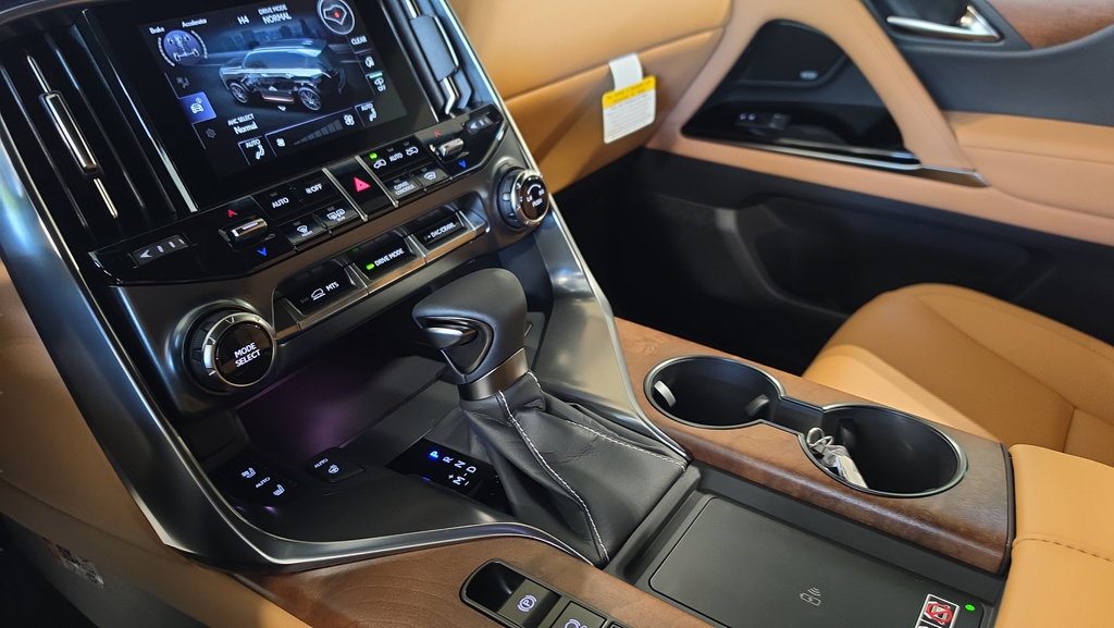 New 2026 Lexus LX 600 4WD w/ Accessory Package (2T) image 25