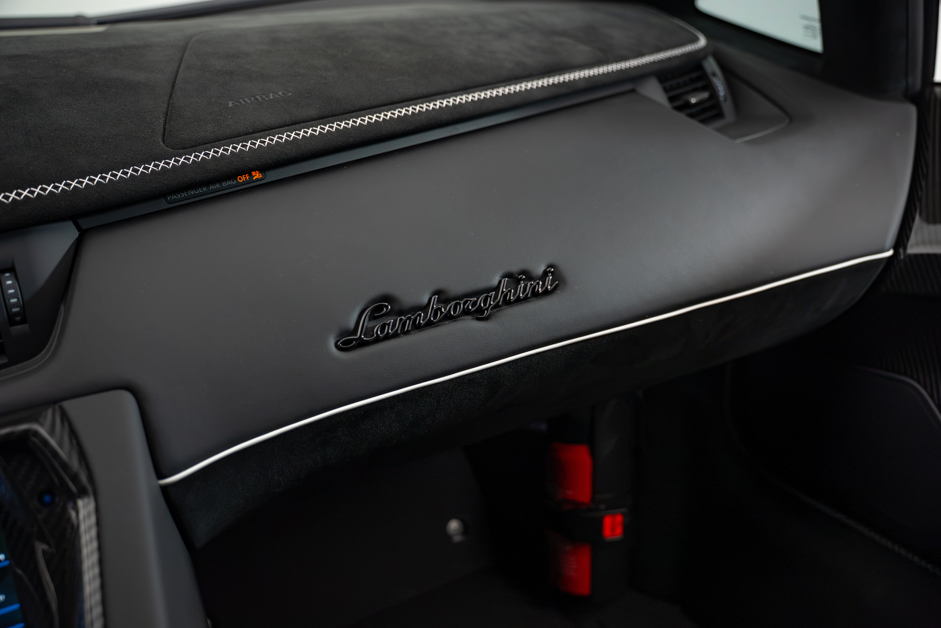 Used 2020 Lamborghini Aventador SVJ AWD/4WD image 17