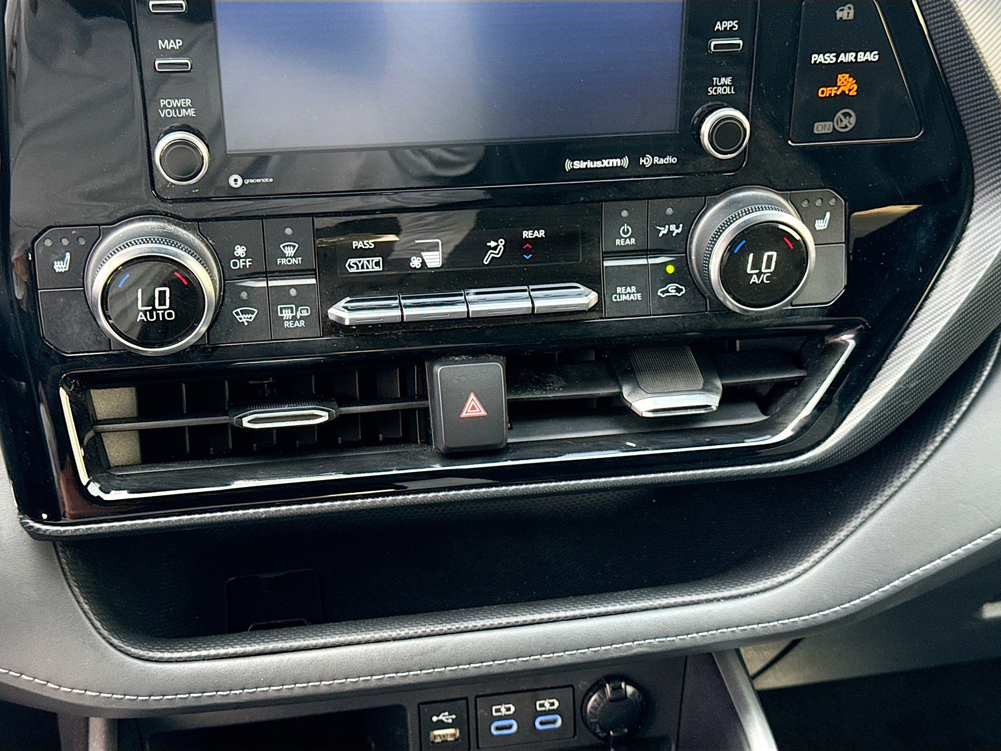 Used 2022 Toyota Highlander XSE image 34