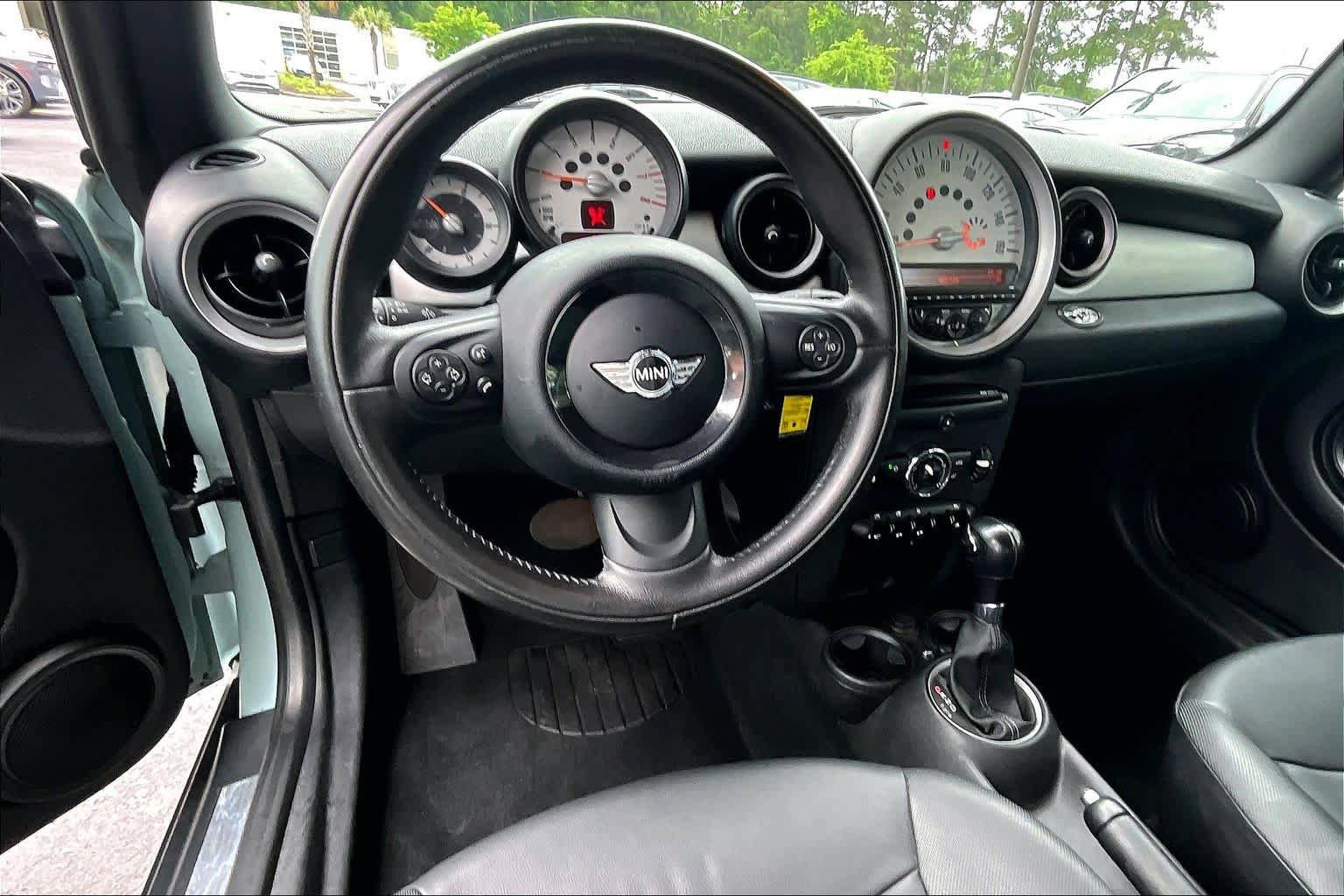 Used 2011 MINI Cooper Convertible FWD image 5