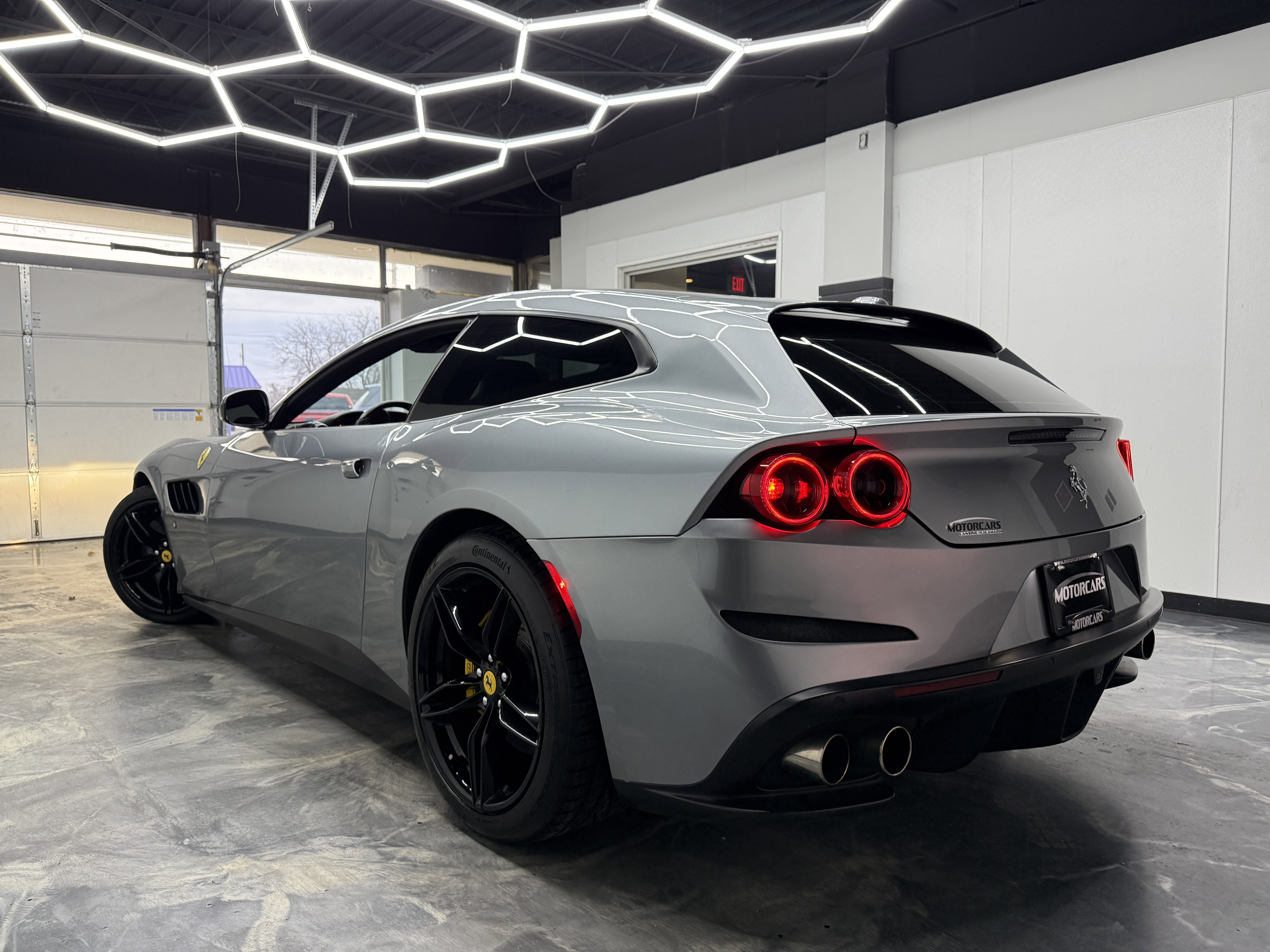 Used 2017 Ferrari GTC4Lusso image 3