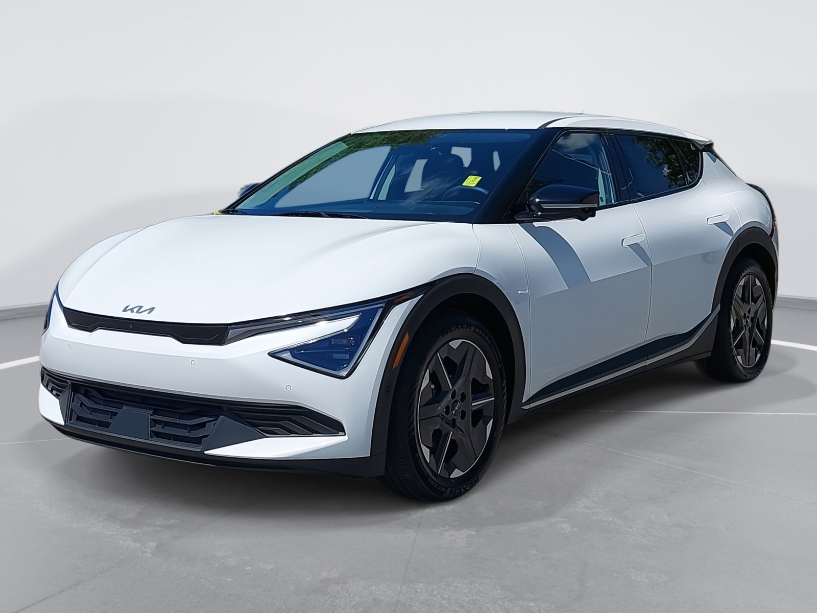 New 2025 Kia EV6 Light w/ Light LR Technology Package image 1