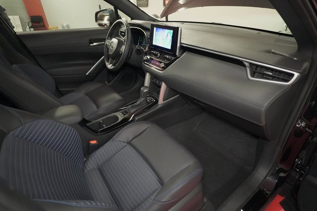 Certified 2024 Toyota Corolla Cross XSE image 32