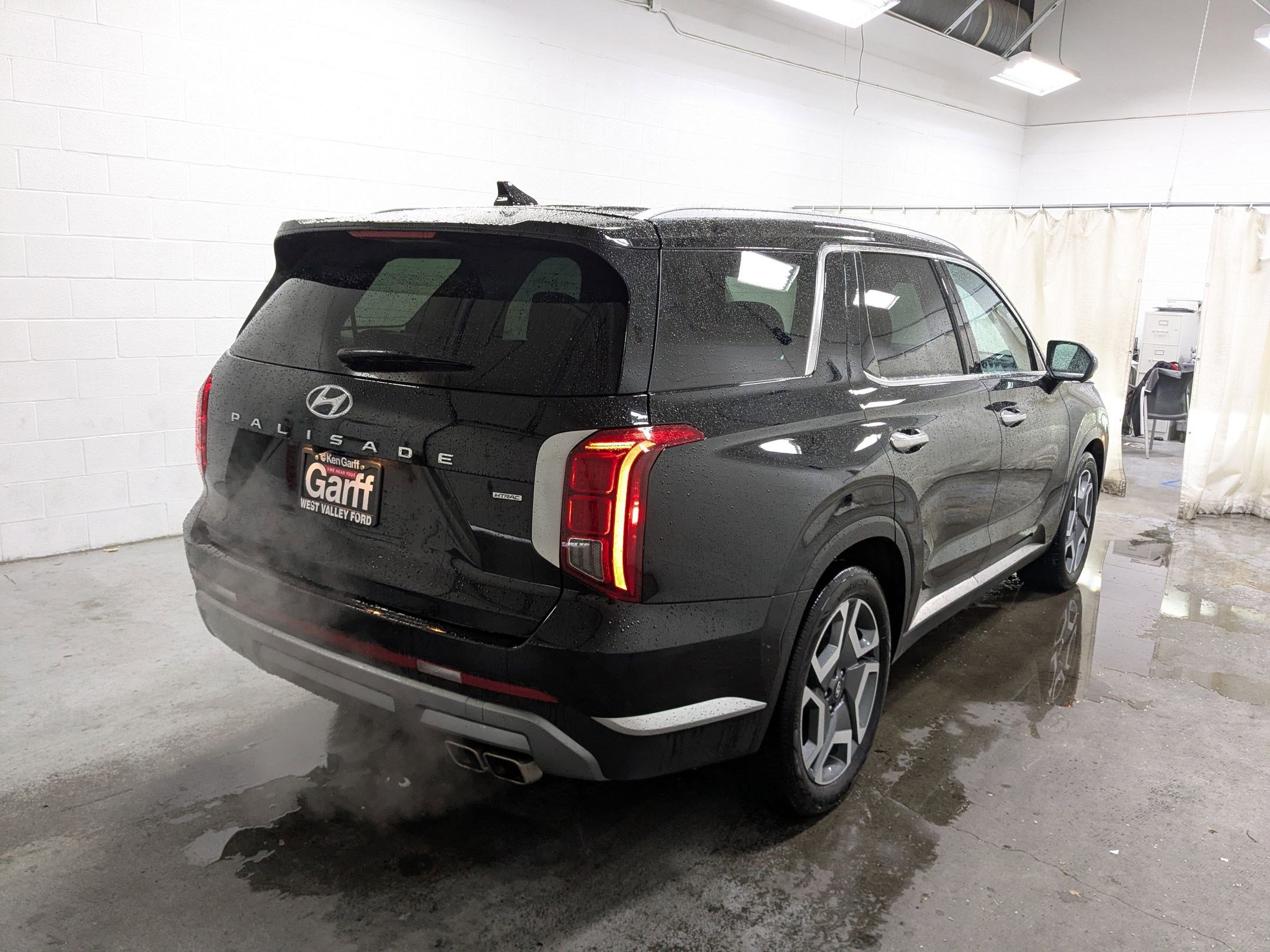 Used 2025 Hyundai Palisade Limited image 3