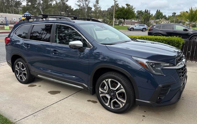 Used 2023 Subaru Ascent Limited w/ Technology Package image 2