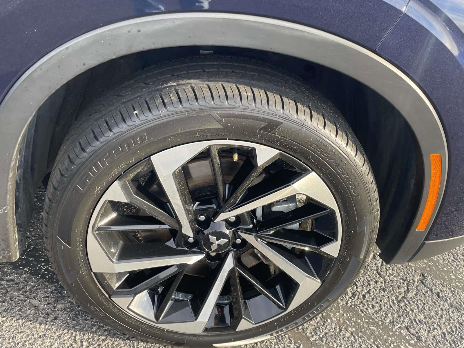 Used 2024 Mitsubishi Outlander SE image 3