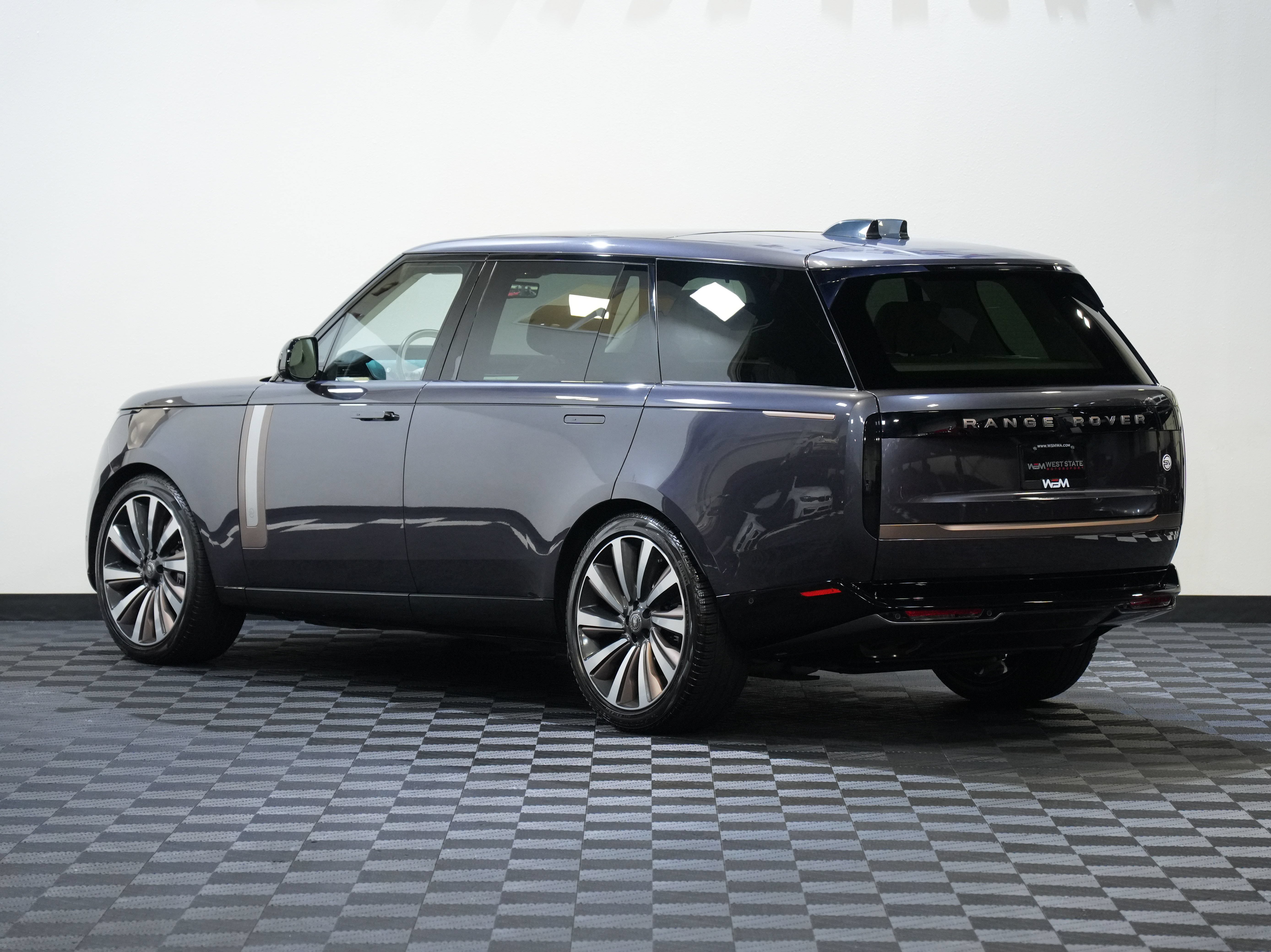 Used 2023 Land Rover Range Rover SV AWD/4WD image 8