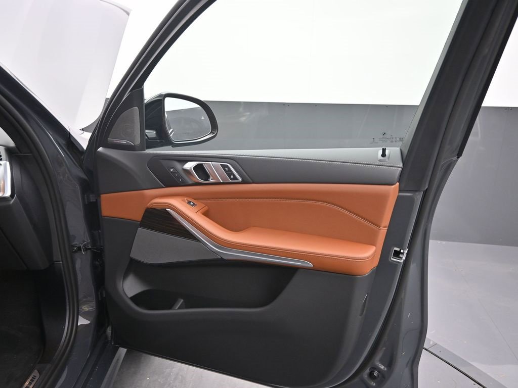 New 2026 BMW X7 xDrive40i w/ M Sport Package image 19