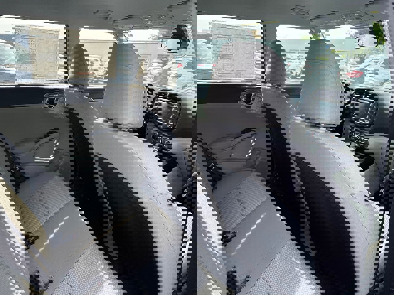 New 2025 Kia Soul LX FWD image 17