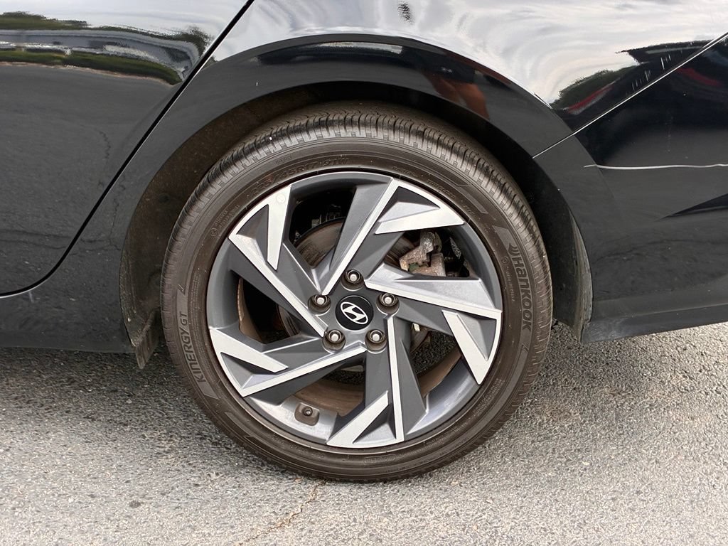 Used 2025 Hyundai Elantra Limited w/ Cargo Package FWD image 48