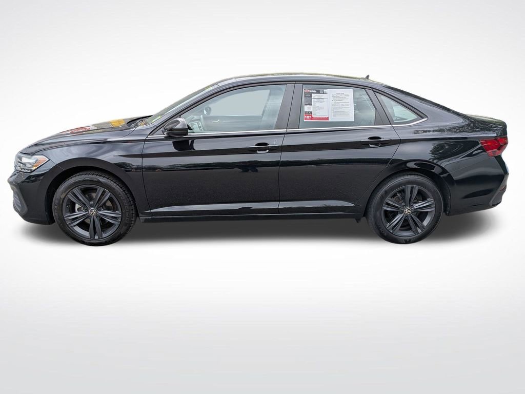 Used 2024 Volkswagen Jetta SE w/ Panoramic Sunroof Package FWD image 7