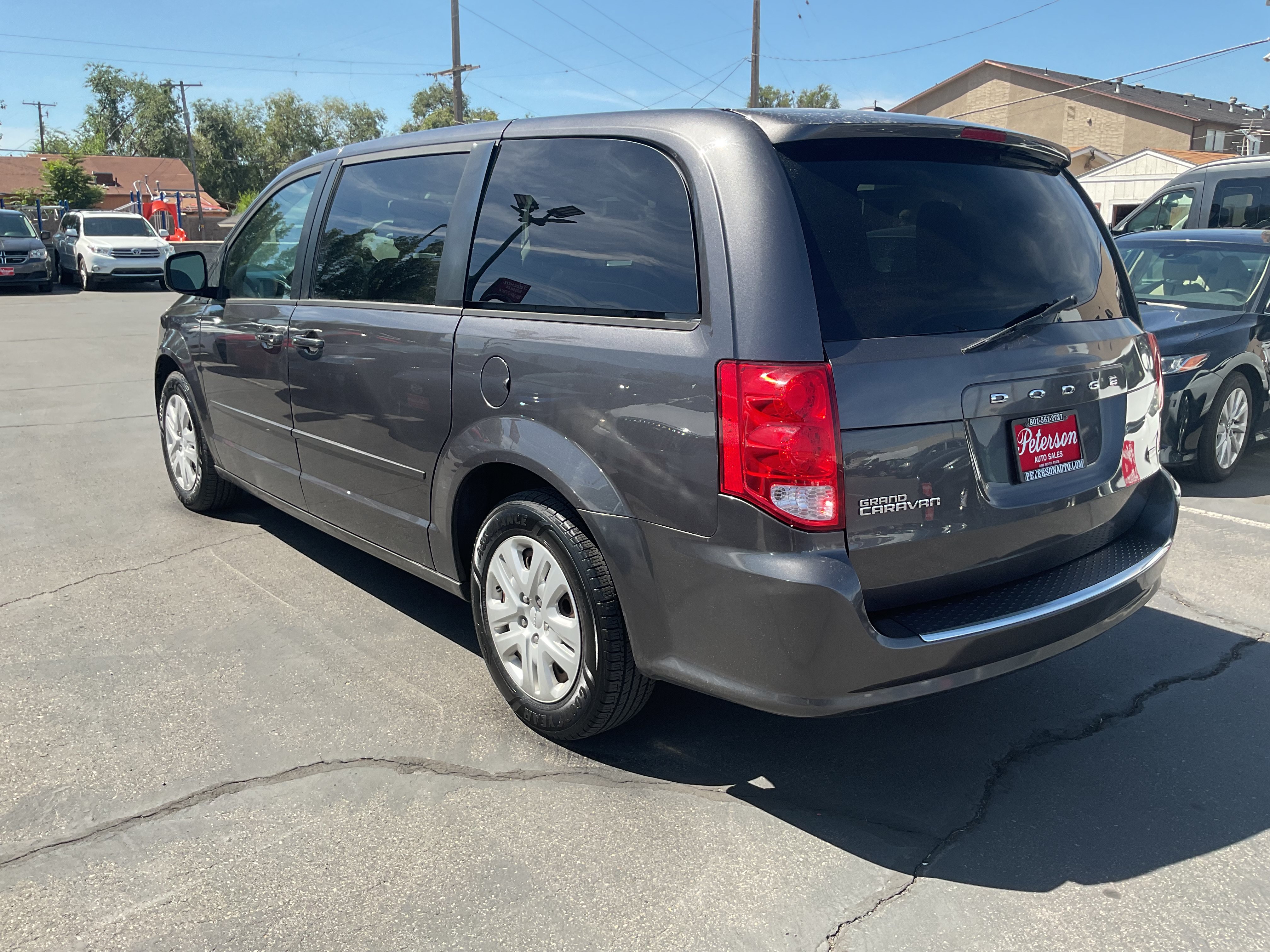 Used 2017 Dodge Grand Caravan SE w/ UConnect Hands-Free Group FWD image 7