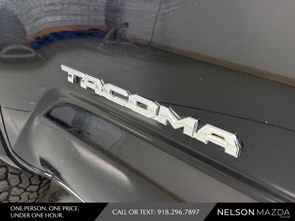 Used 2016 Toyota Tacoma TRD Sport w/ Towing Package AWD/4WD image 19