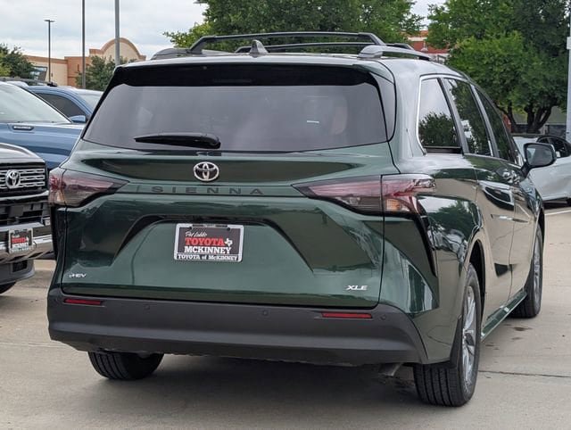 New 2026 Toyota Sienna XLE FWD image 4