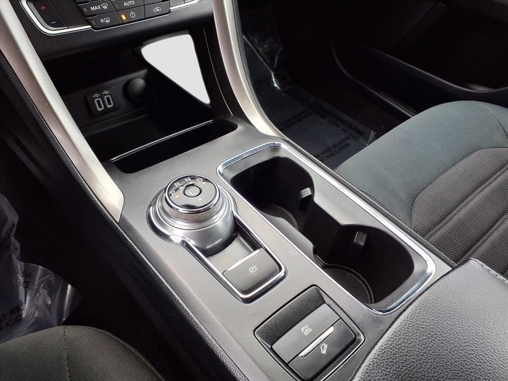 Used 2019 Ford Fusion SE image 21