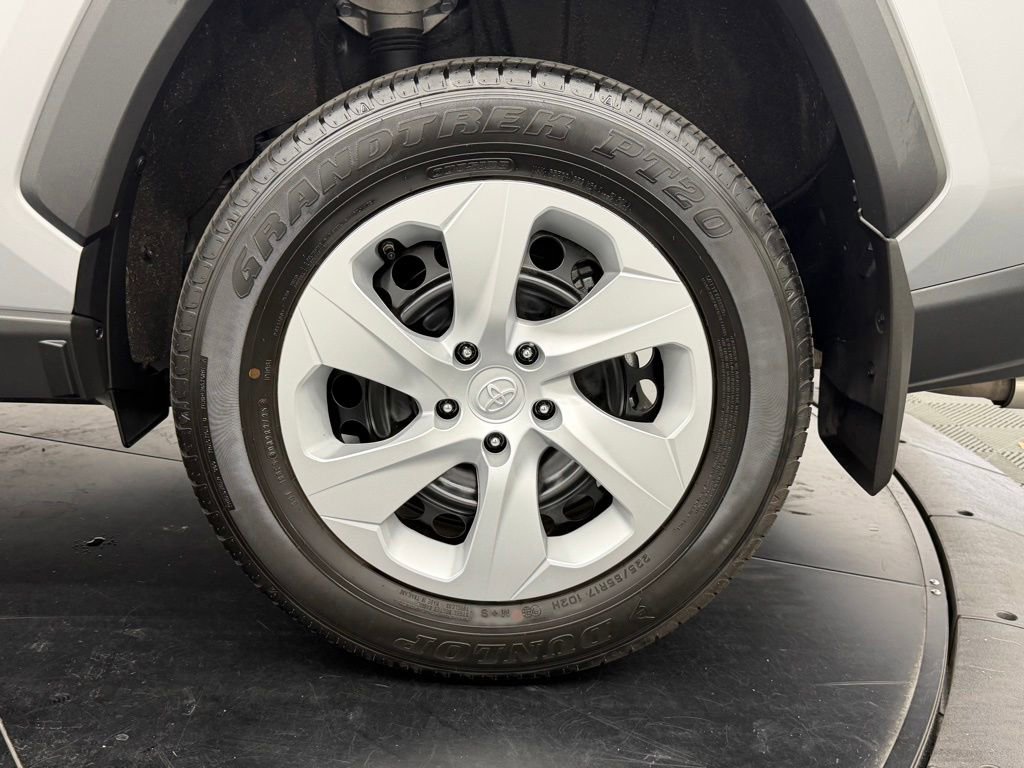 Certified 2025 Toyota RAV4 LE FWD image 16