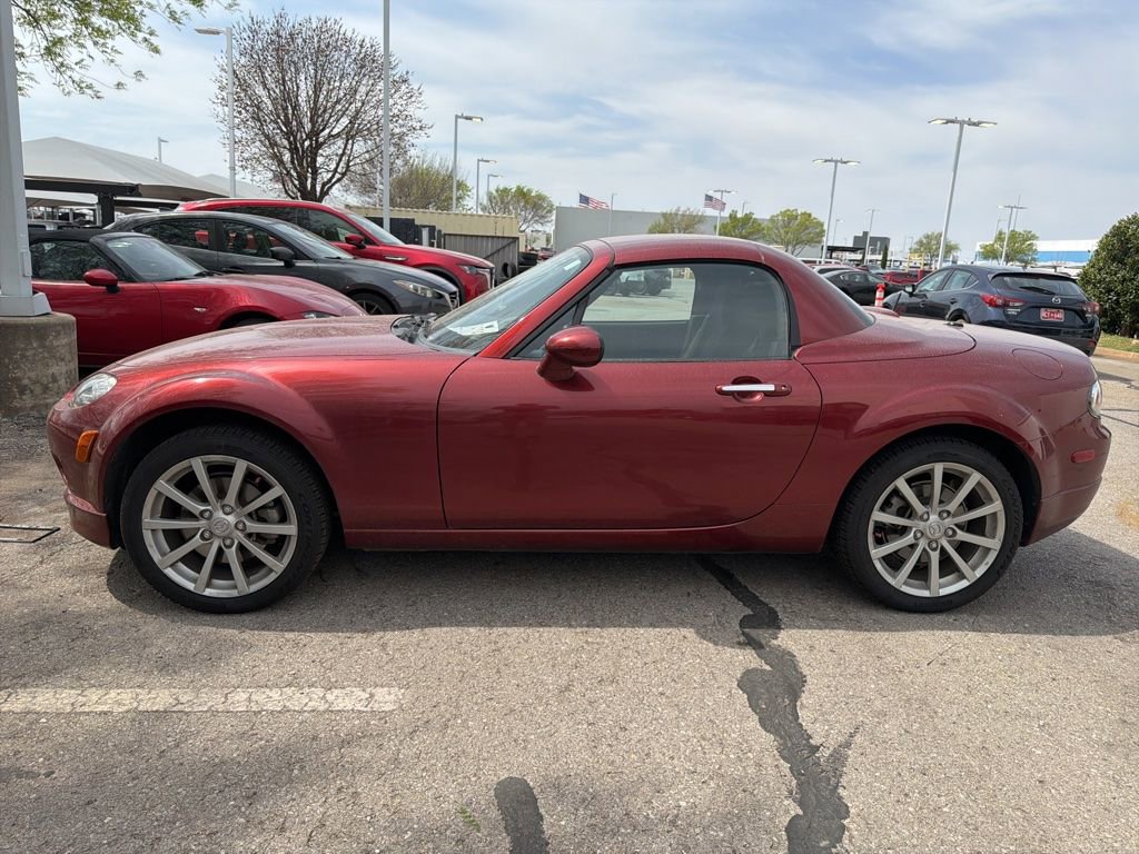 Used 2007 MAZDA MX-5 Miata Touring w/ Appearance Pkg image 2
