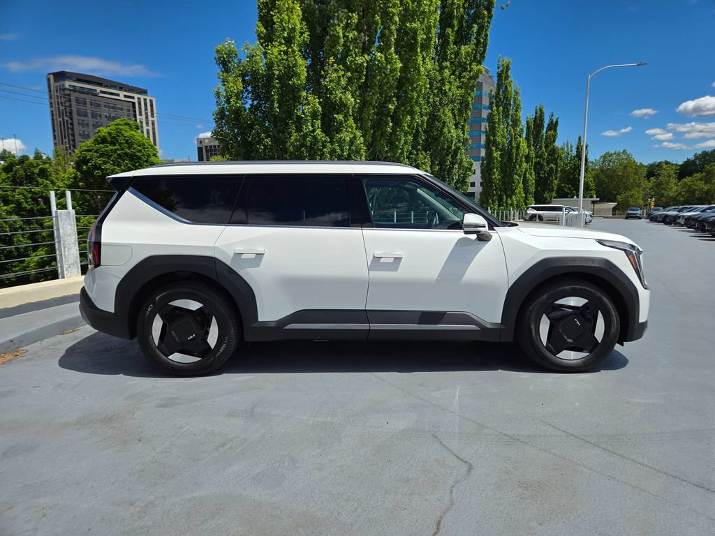 Certified 2024 Kia EV9 Wind AWD/4WD image 2