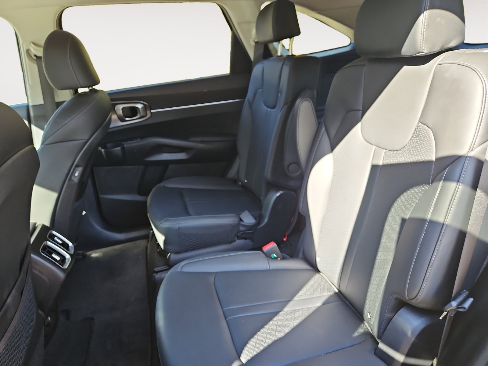 Used 2023 Kia Sorento EX image 13