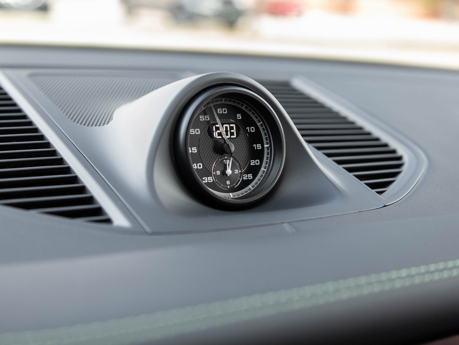 New 2026 Porsche Macan GTS image 24