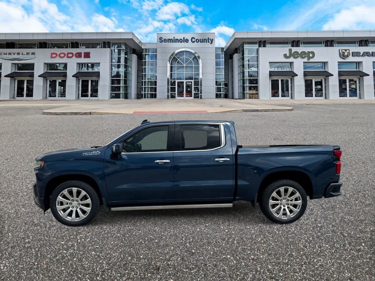 Used 2019 Chevrolet Silverado 1500 High Country w/ Technology Package RWD image 5