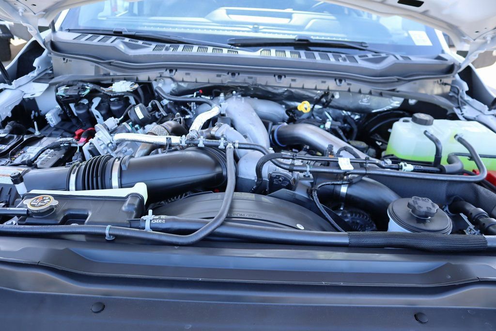 New 2026 Ford F250 Lariat w/ Black Appearance Package image 22