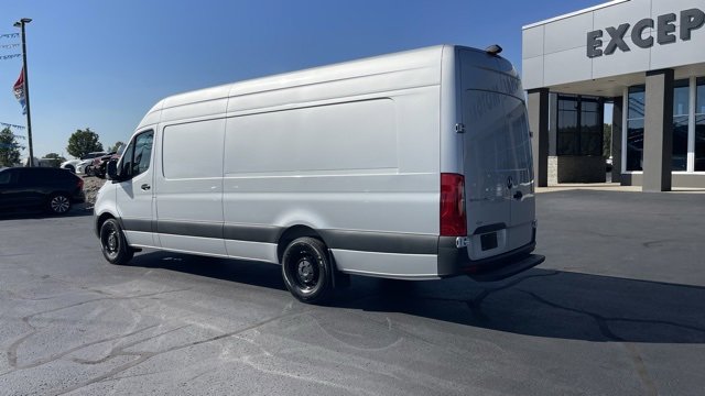 Used 2024 Mercedes-Benz Sprinter 2500 image 3