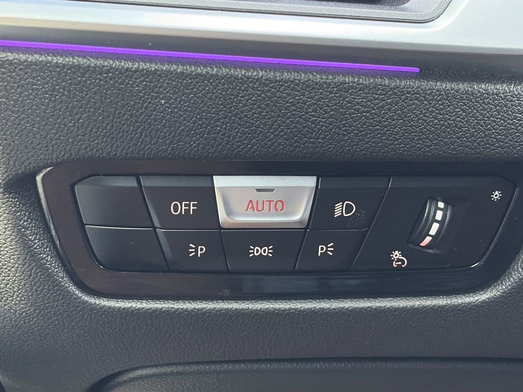 Used 2021 BMW 330e xDrive w/ Premium Package image 13