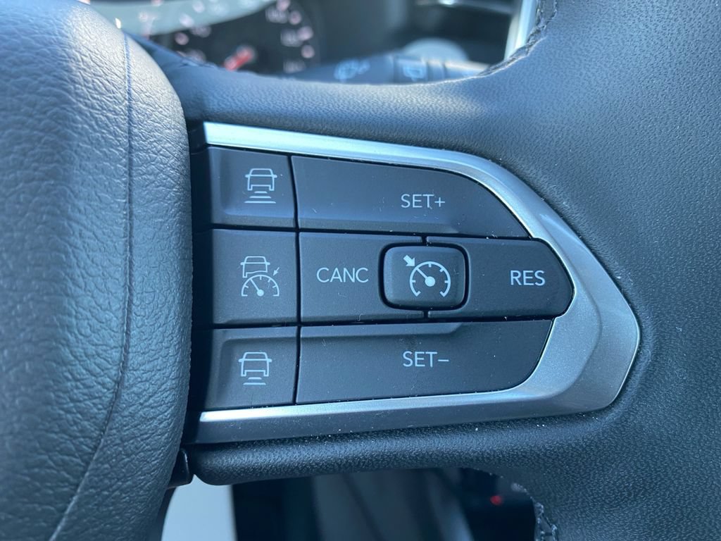 Certified 2025 Jeep Compass Limited AWD/4WD image 24