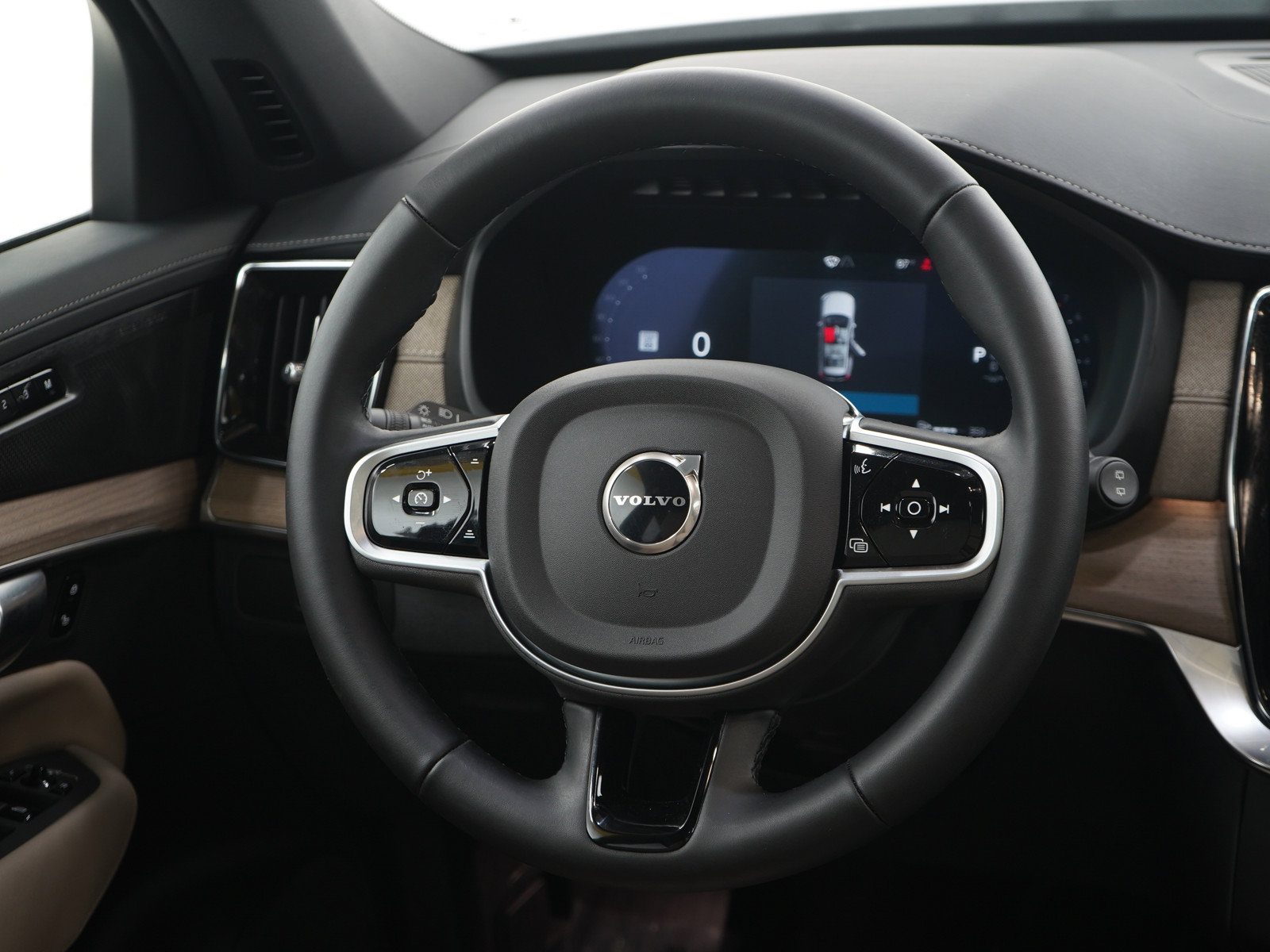 Used 2026 Volvo XC90 B6 Plus AWD/4WD image 17