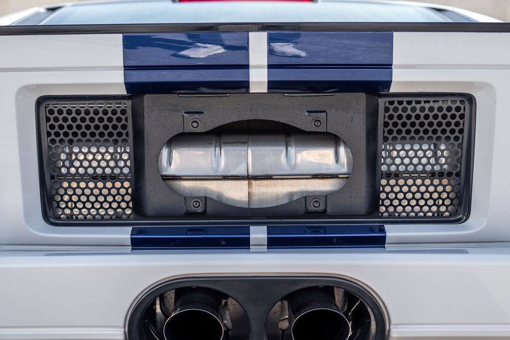 Used 2005 Ford GT image 61