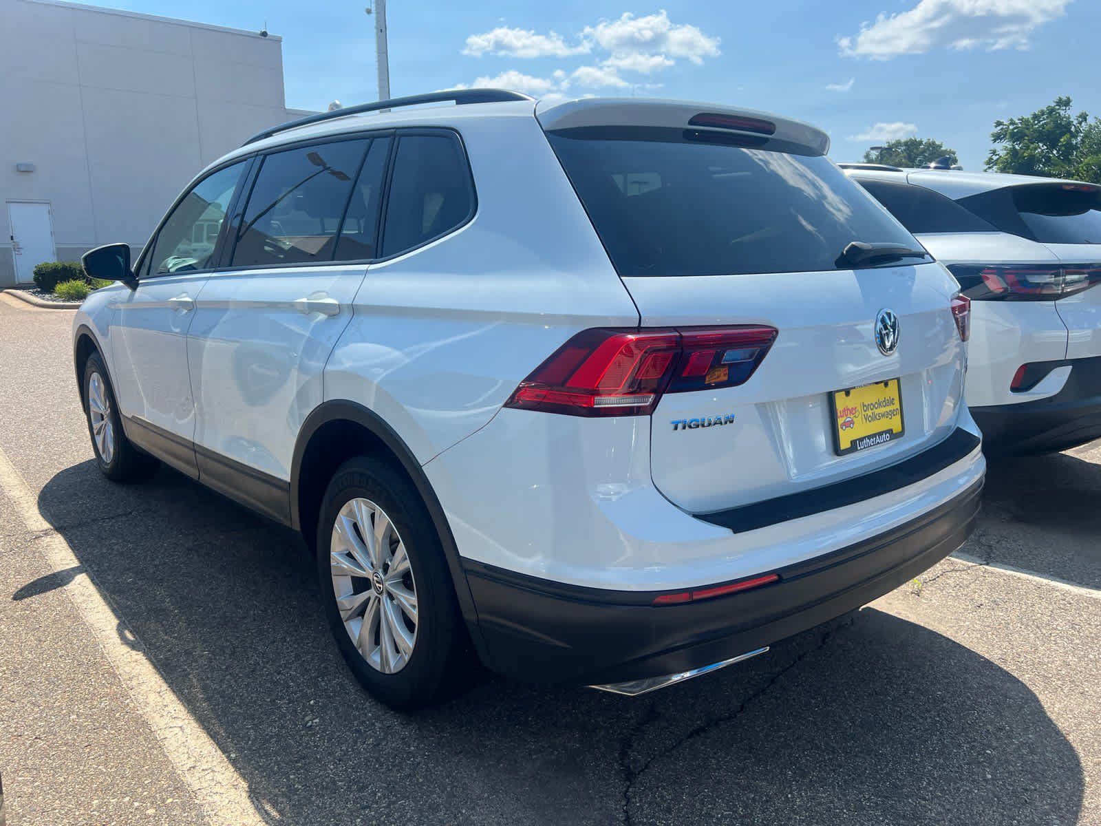 Used 2018 Volkswagen Tiguan S AWD/4WD image 4