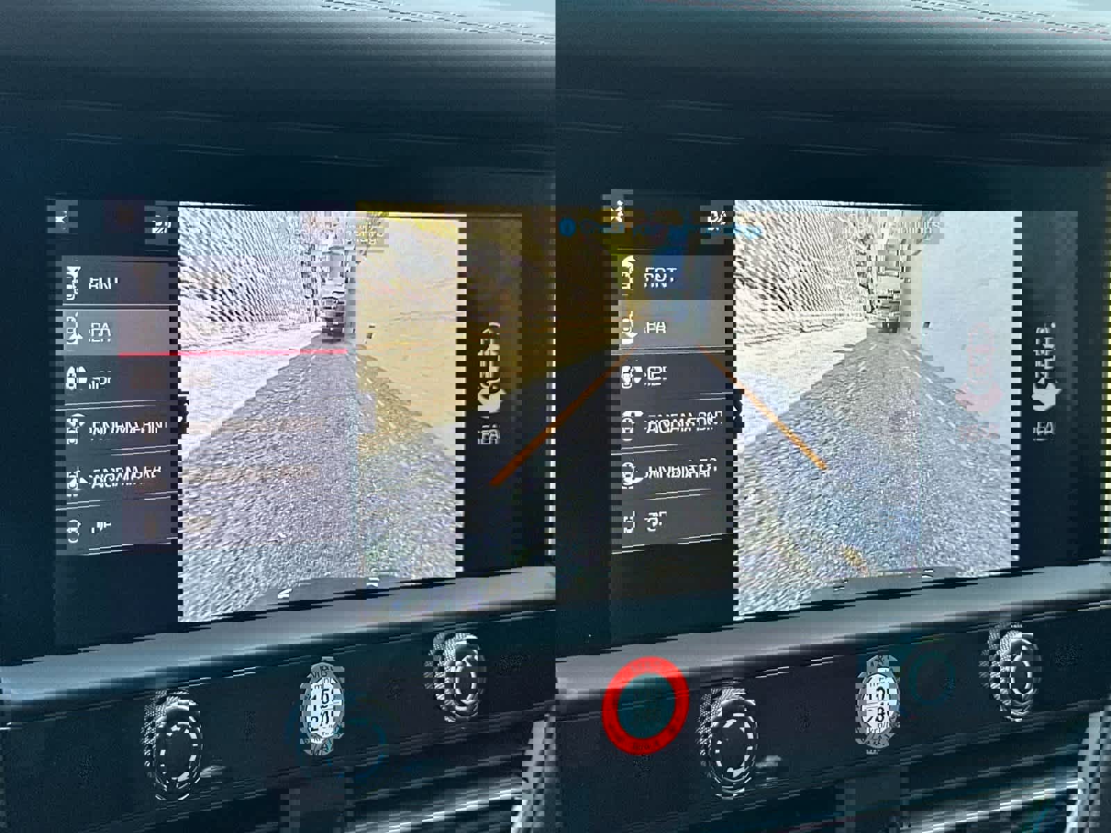 Used 2025 Porsche Macan image 23