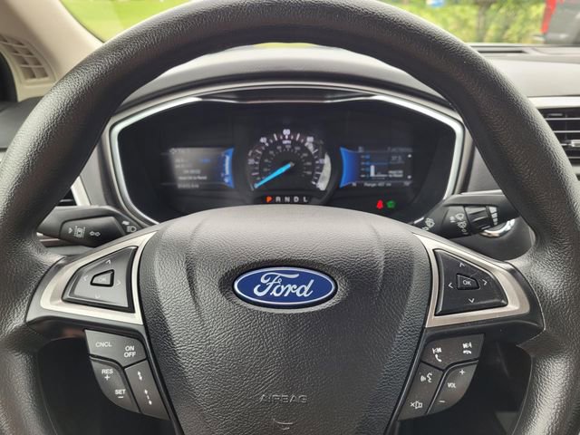 Used 2020 Ford Fusion SE FWD image 28