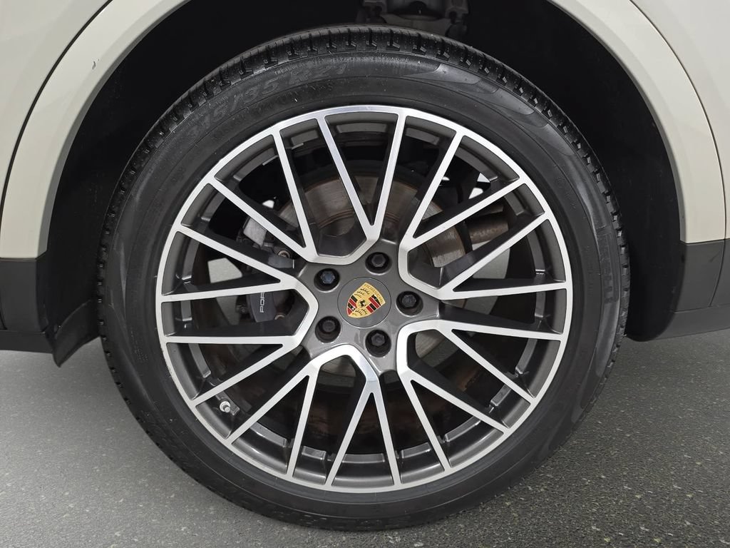 Certified 2020 Porsche Cayenne AWD/4WD image 29