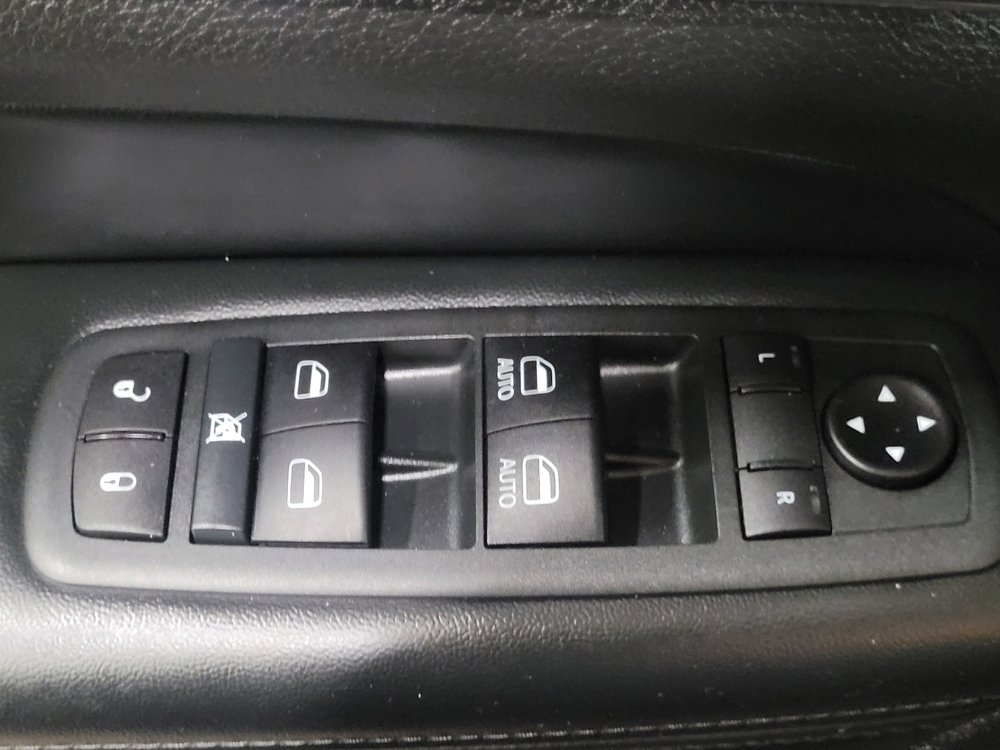 Used 2020 Jeep Grand Cherokee Limited w/ Luxury Group II image 27