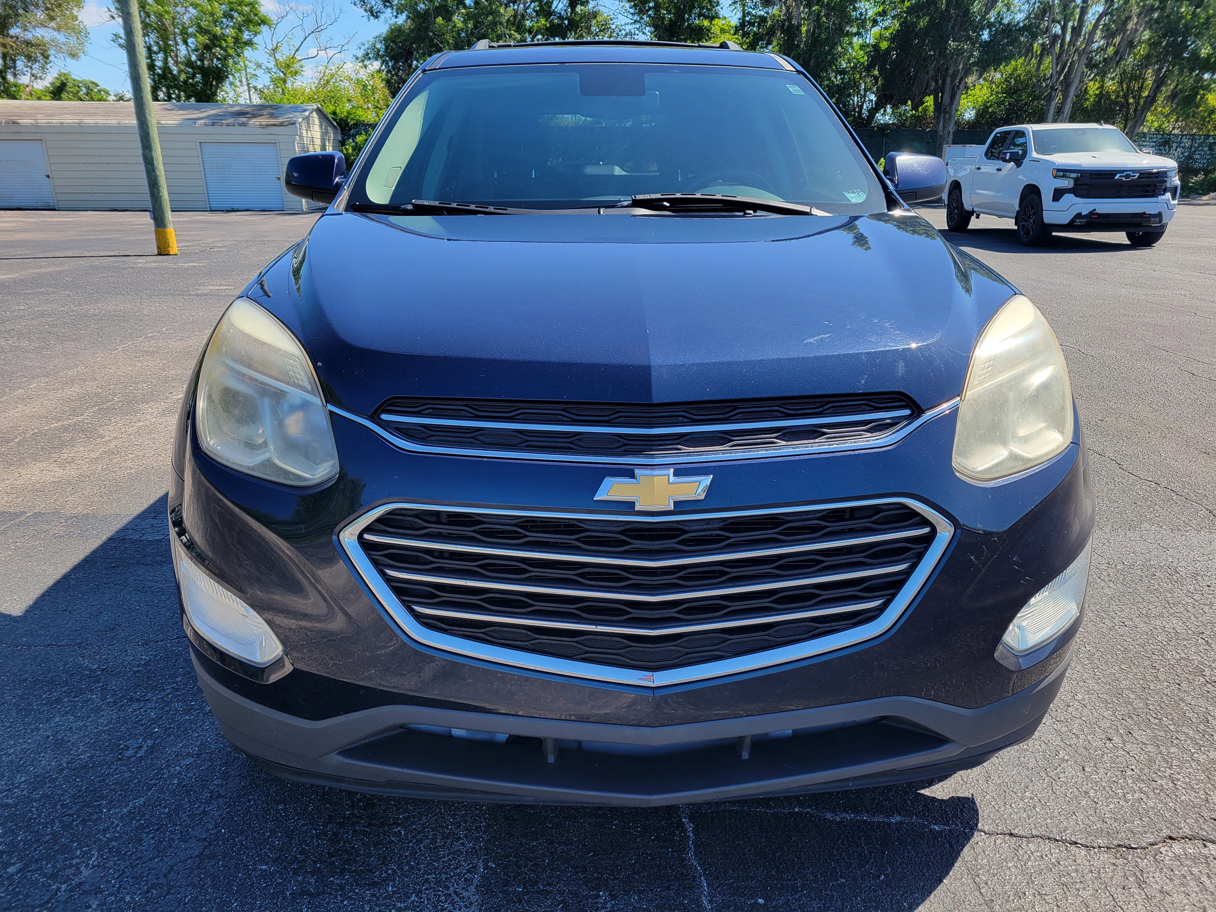 Used 2017 Chevrolet Equinox LT w/ Convenience Package FWD image 2