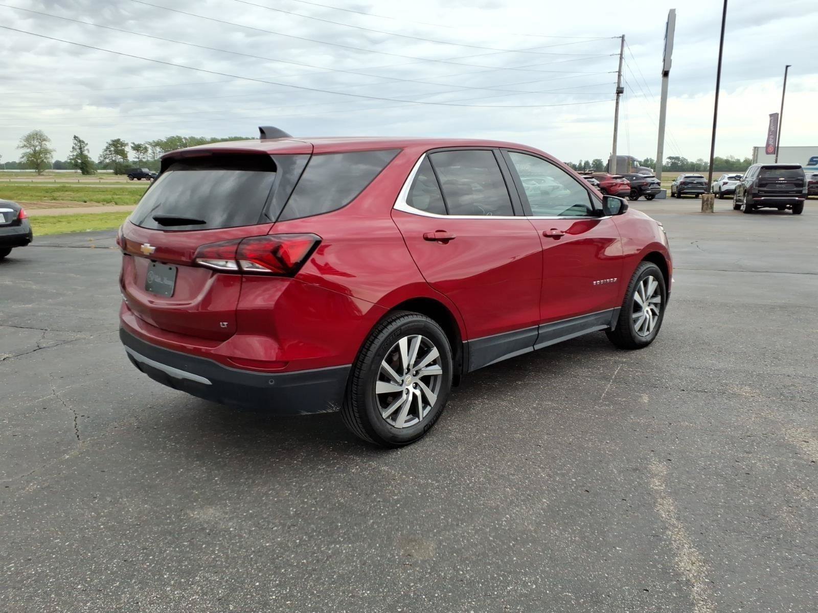 Used 2024 Chevrolet Equinox LT w/ LPO, Floor Liner Package FWD image 5