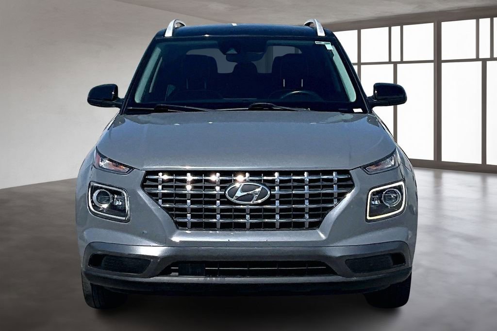 Used 2022 Hyundai Venue Limited FWD image 5