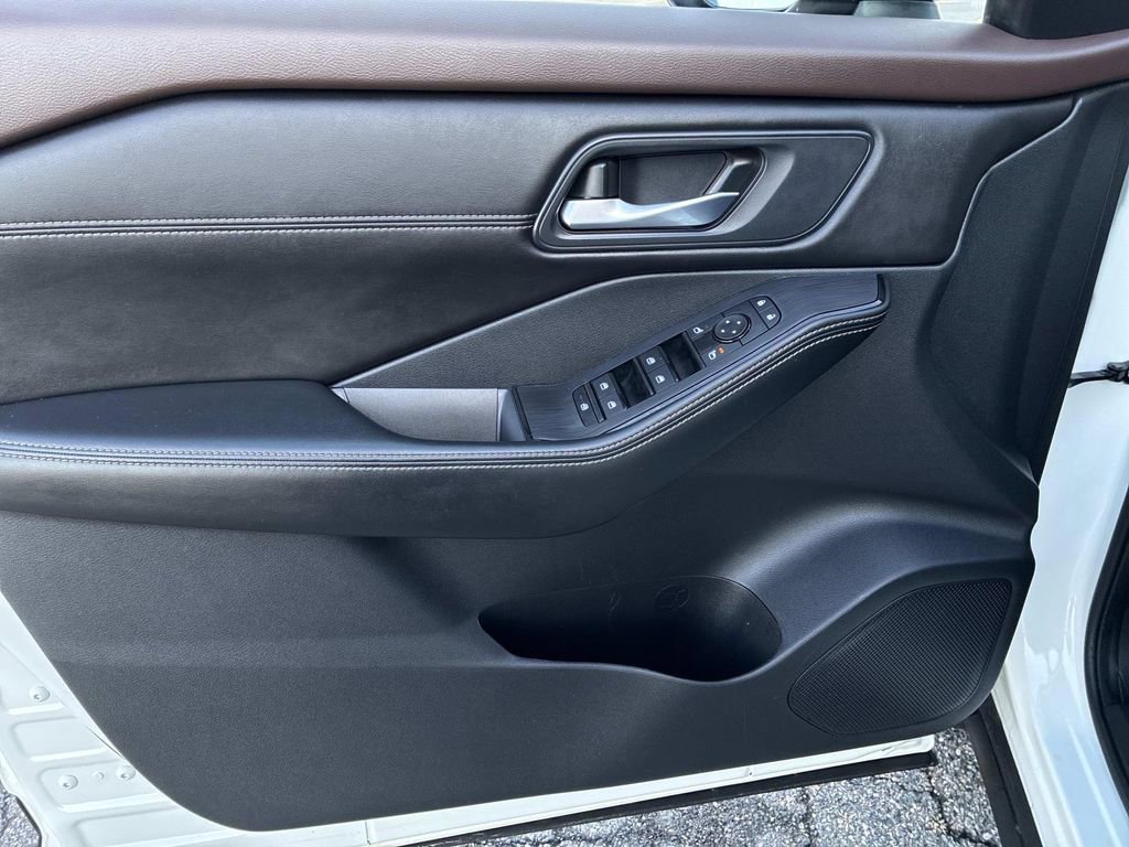 Certified 2023 Nissan Rogue SV w/ SV Premium B Package image 19