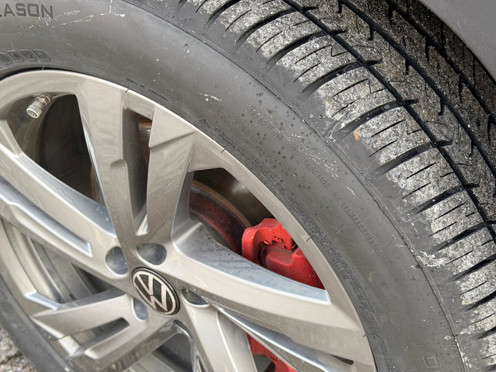 Used 2024 Volkswagen Atlas Cross Sport SEL R-Line image 25