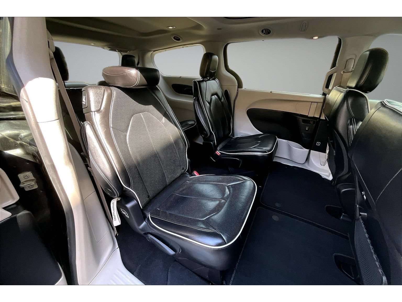 Used 2022 Chrysler Pacifica Limited FWD image 42