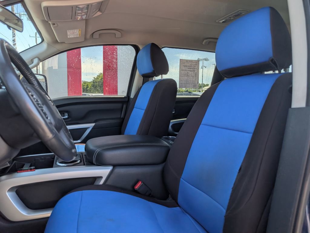 Used 2017 Nissan Titan PRO-4X AWD/4WD image 6
