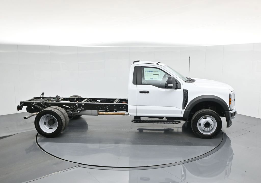 New 2025 Ford F550 XL image 32